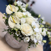 Aranjament "Ceremony" cu trandafiri si lisianthus
